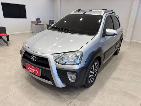 TOYOTA ETIOS CROSS 1.5 16V FLEX 4P MANUAL TOYOTA ETIOS CROSS 1.5 16V FLEX 4P MANUAL